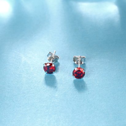 Silver 925 Earring decorated by red crystal bezel