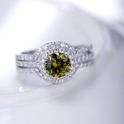 Luxurious triple silver 925 rings inlaid with olive green zircon and side white special crystals