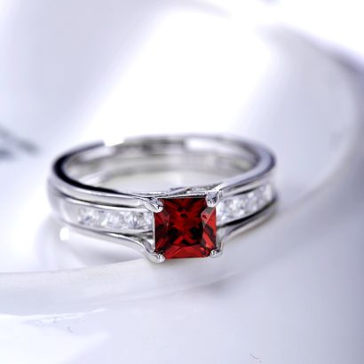 Luxurious silver 925 twins rings inlaid with red zircon and side white special crystals
