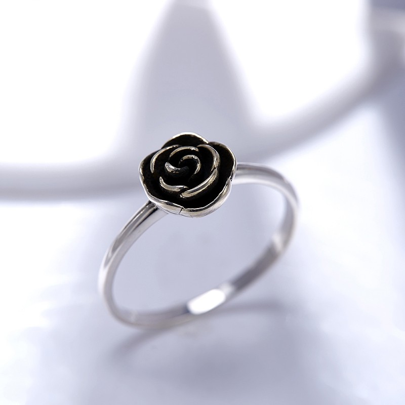 The Rose ring silver 925 with a unique design