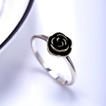 The Rose ring silver 925 with a unique design