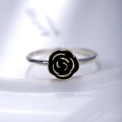 The Rose ring silver 925 with a unique design