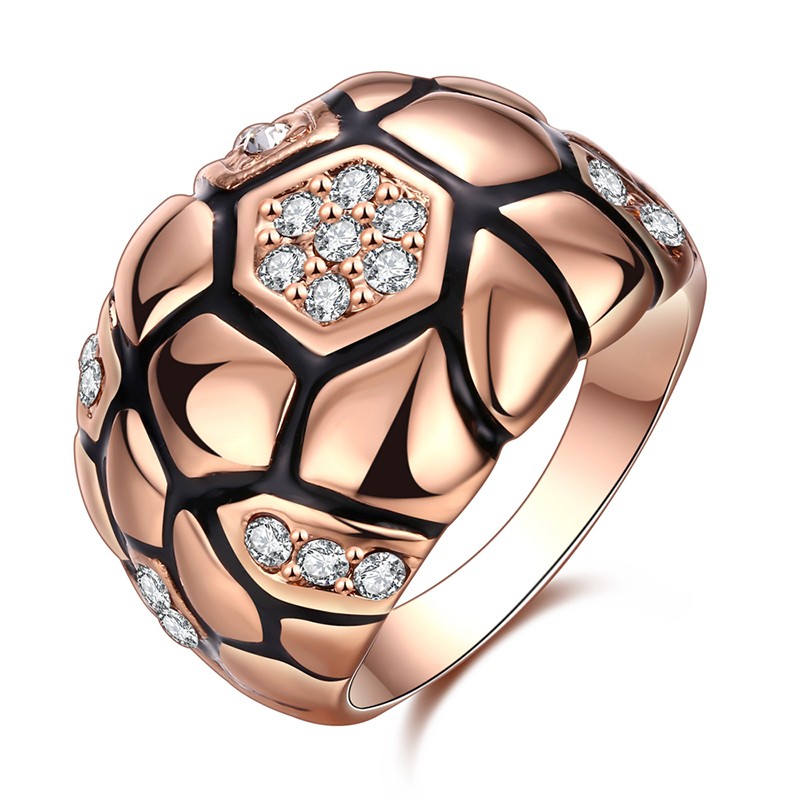 Unique design of rose gold plated ring inlaid with crystal diamond