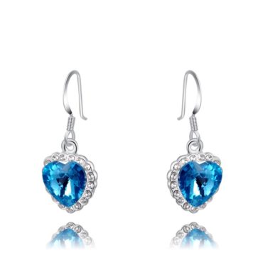 Dangles earing three times of gold plating and inlaid with blue austrian crystals surrounded by white crystals