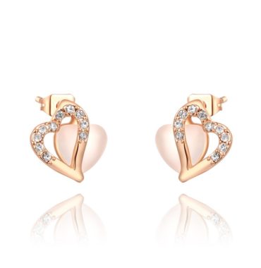 The heart earring is three times gold plated inlaid with white crystals and pied Austrian crystals