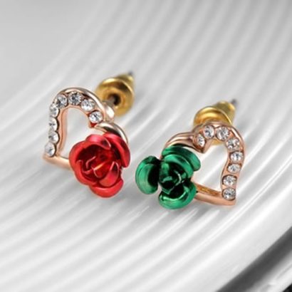 Heart and Rose earring, three times gold plated inlaid with genuine austrian white crystals and decorated by red rose