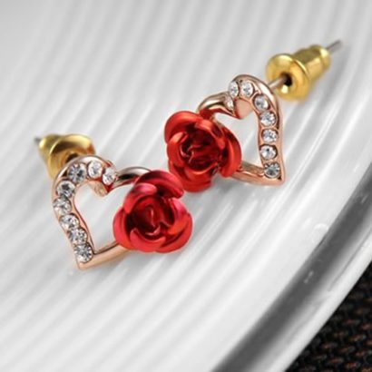 Heart and Rose earring, three times gold plated inlaid with genuine austrian white crystals and decorated by red rose