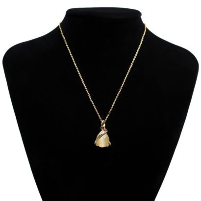 A special necklace plated with gold and inlaid with red crystal diamond, white crystal diamond and a big opal in the middle